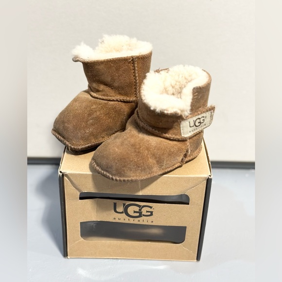 UGG Erin Booties - Picture 4 of 11